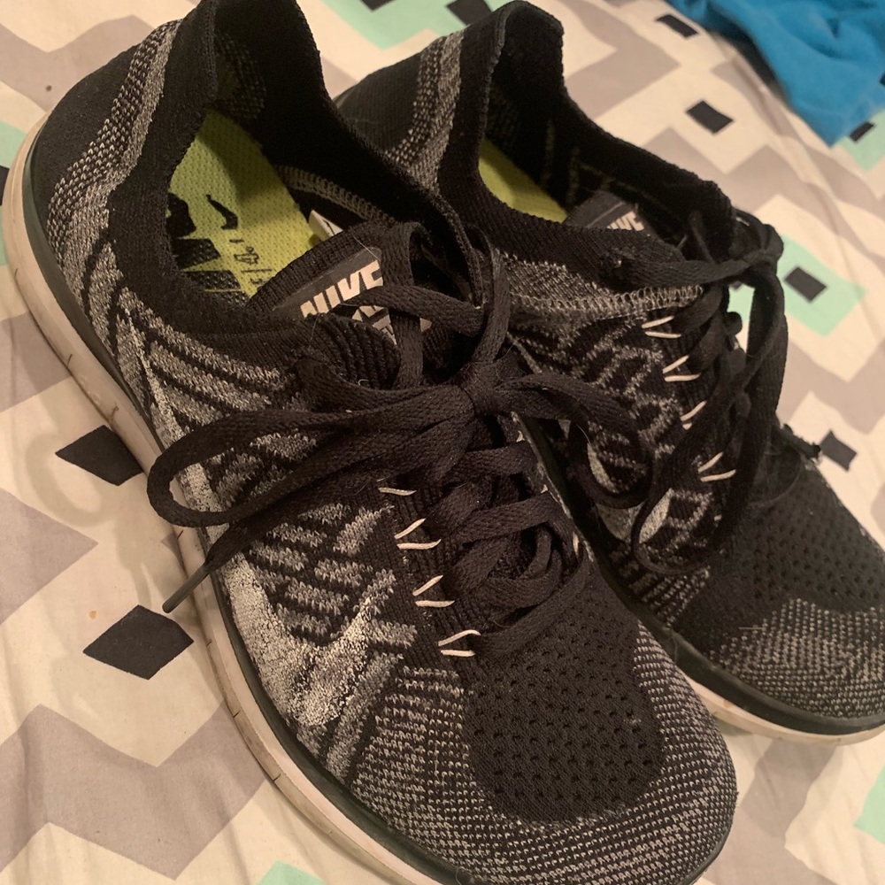 Nike tennis shoes